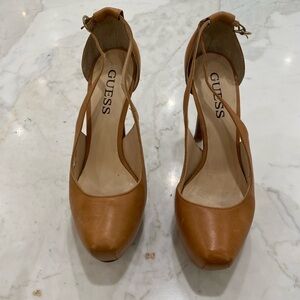 Guess Brown Pumps